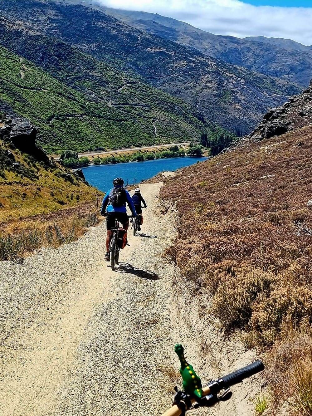 Cycling the trails of Lake Dunstan Trail