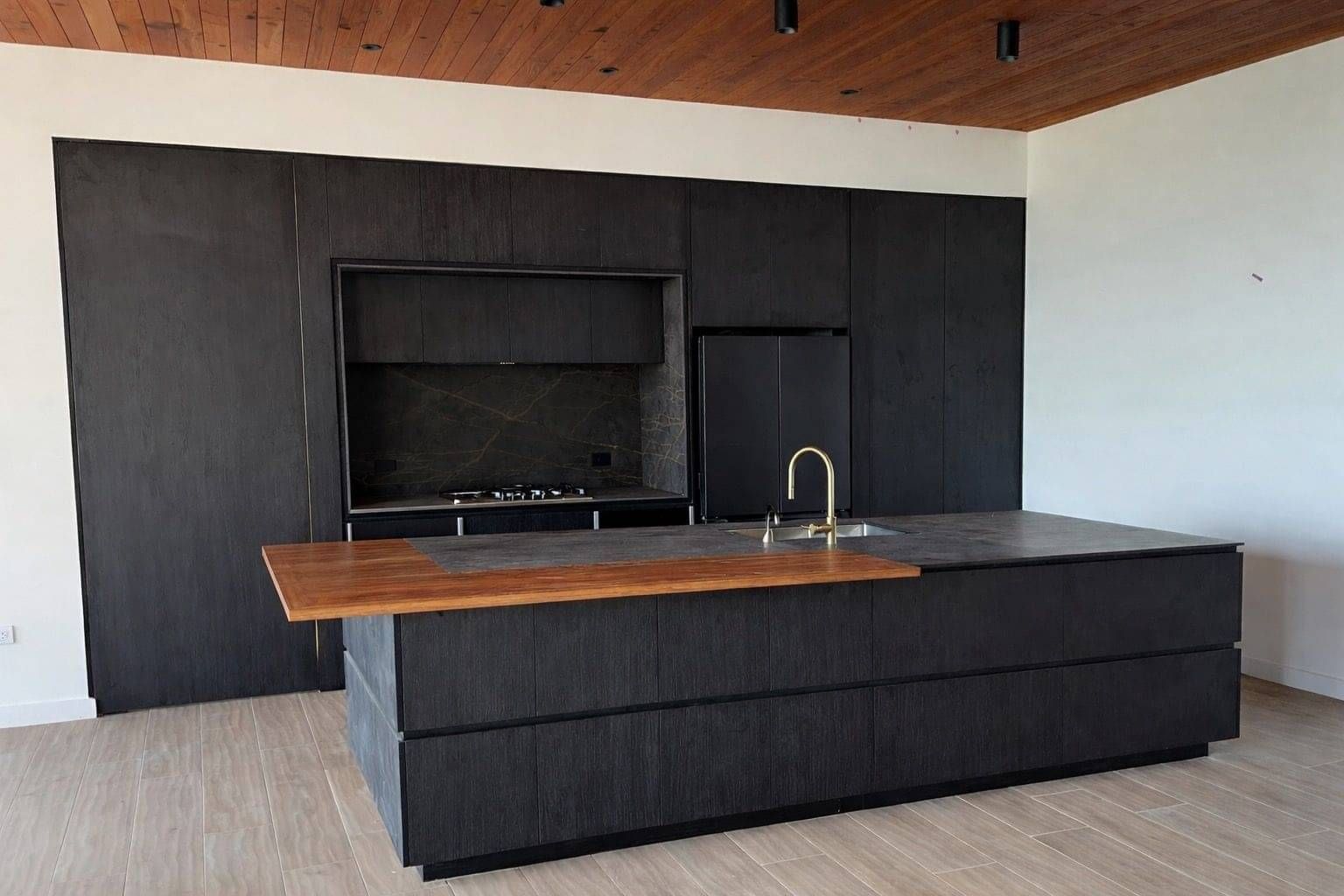 New black kitchen in a new build in Te Puna