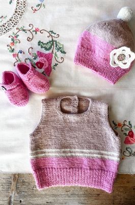 Lisa F BC146 Cassidy Vest, Hat &amp; Shoes - Knitting Pattern