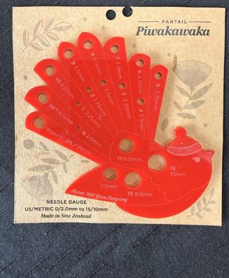 Fantail Shaped Needle Gauge Red