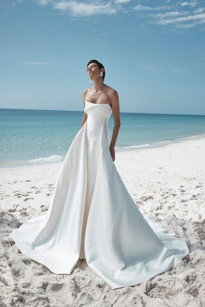 Bride Wearing Lincoln KYHA Bride Wedding Dress on the Beach